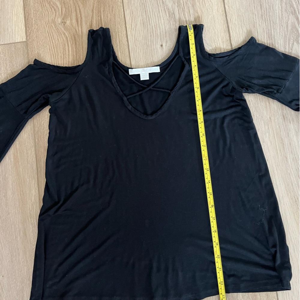 Boston Proper Cold Shoulder Cross Front Top - Picture 9 of 9